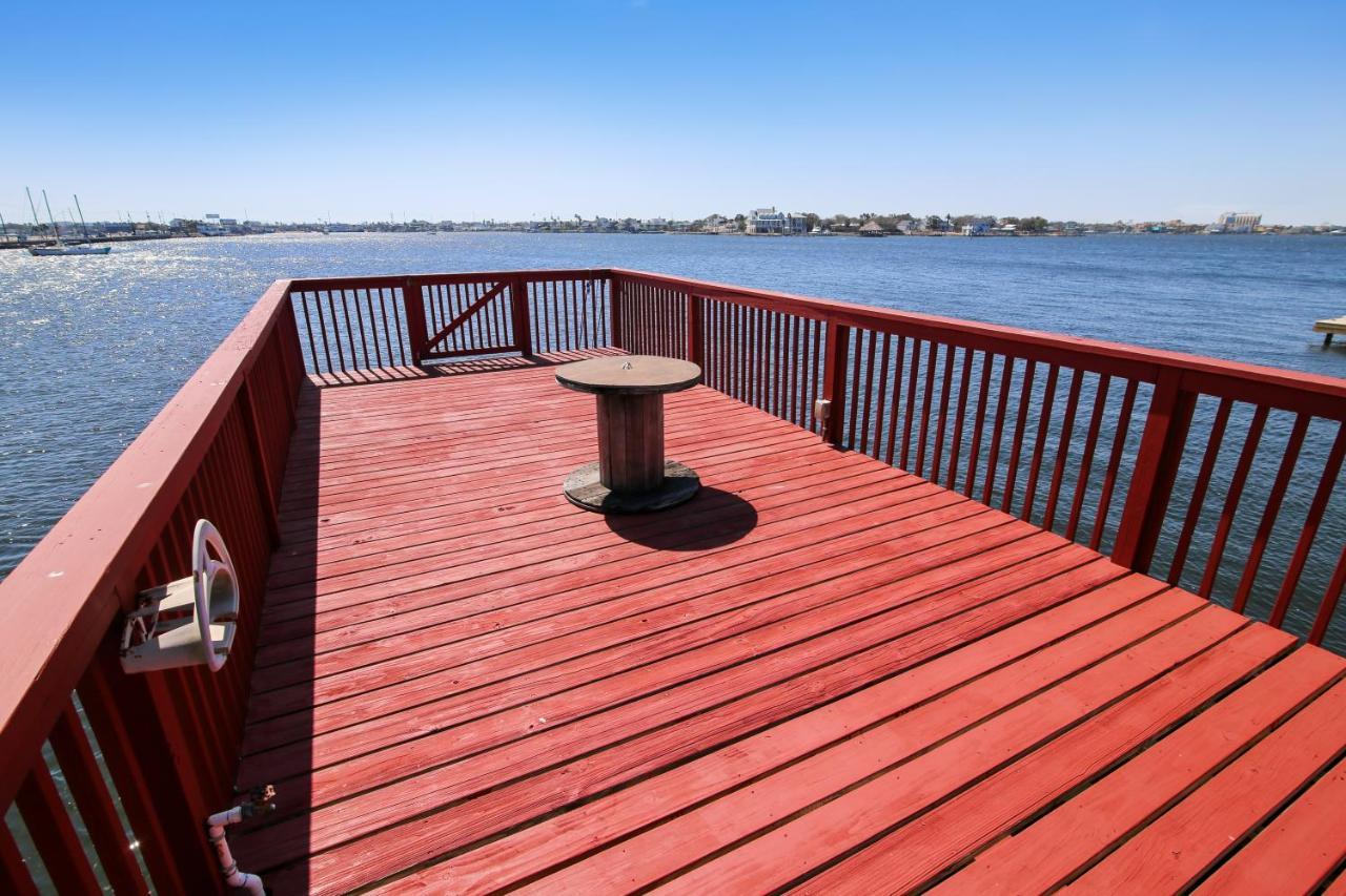 Vila Pool Days And Dock Nights Galveston Exteriér fotografie